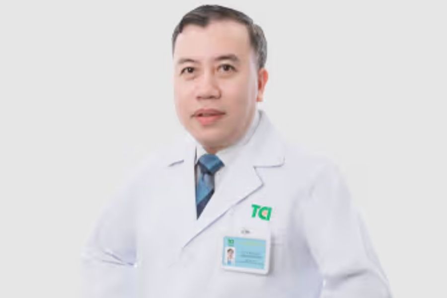 Nội soi đại tràng với bác sĩ Phạm Thái Sơn (Ảnh: TCI)