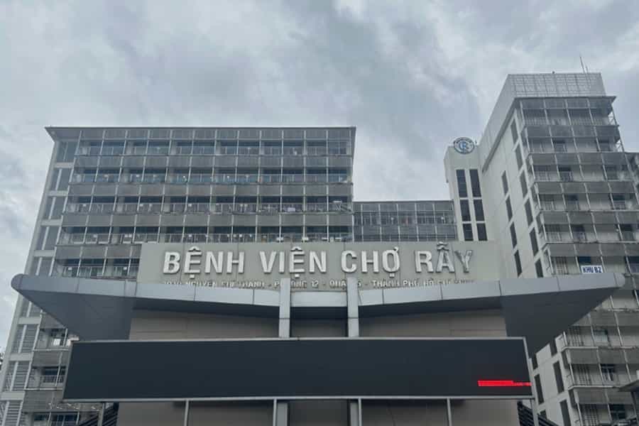 Thành lập từ năm 1900, Bệnh viện Chợ Rẫy đã có hơn một thế kỷ gắn bó và chăm sóc sức khỏe cộng đồng