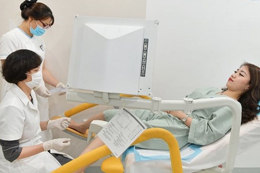 Phòng khám rong kinh Hà Nội MEDIPLUS ứng dụng công nghệ hiện đại trong quy trình thăm khám (Ảnh: Mediplus)