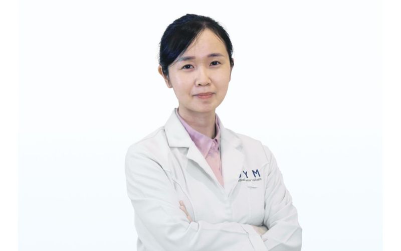 BSCKI Võ Thị Lan Hương được đào tạo kỹ thuật bơm tinh trùng vào buồng tử cung (Ảnh: Phòng khám Đa khoa Quốc tế DYM)