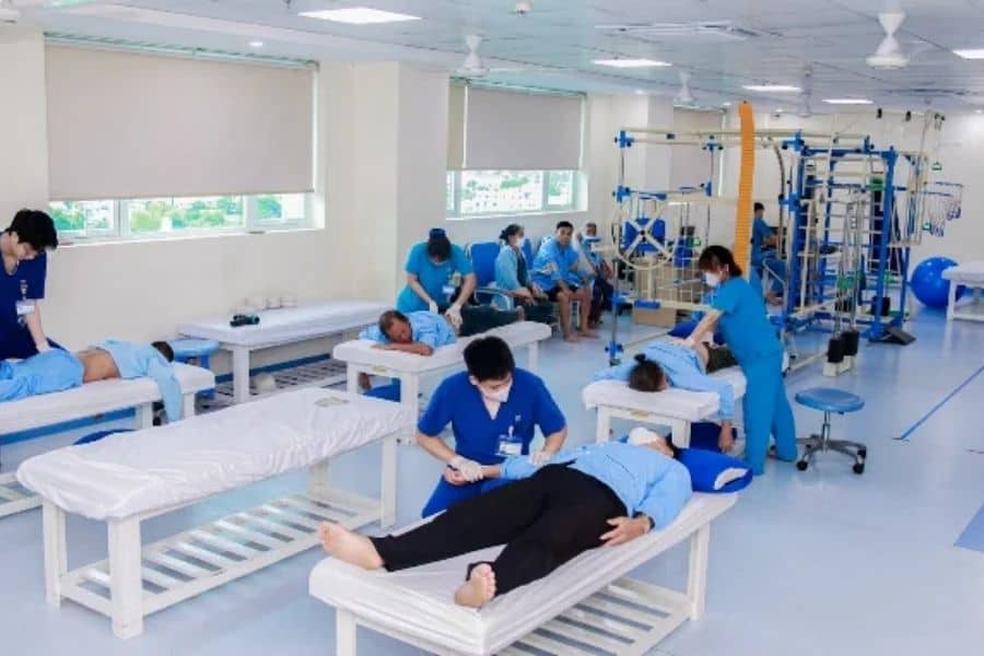 Bệnh viện Đa khoa TTH Quảng Bình với hệ thống y tế hiện đại và đội ngũ chuyên môn đa lĩnh vực (Ảnh: TTH Hospital)