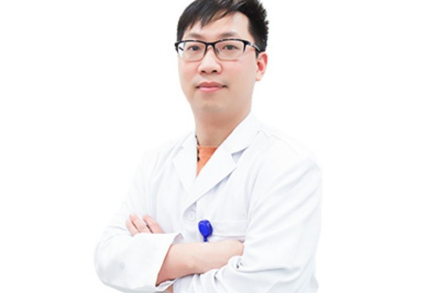 Đặt lịch bác sĩ nội soi dạ dày Hà Nội với BSCKI Nguyễn Nhật Tân tại MEDIPLUS (Ảnh: IVIE)