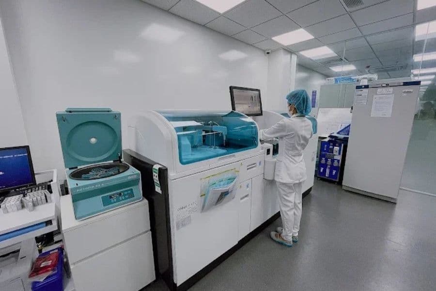 MEDLATEC có thế mạnh xét nghiệm phục vụ chẩn đoán nhiễm trùng đường tiết niệu (Ảnh: YouMed)