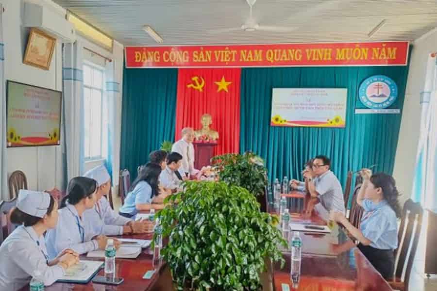 Bệnh viện sở hữu đội ngũ y bác sĩ chuyên khoa giàu kinh nghiệm, tận tâm trong công tác chăm sóc sức khỏe lá phổi cho nhân dân (Nguồn: Facebook)
