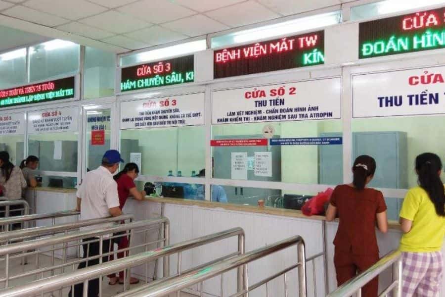 Quầy thu tiền tại Bệnh viện Mắt Trung ương (Ảnh: Medpro)