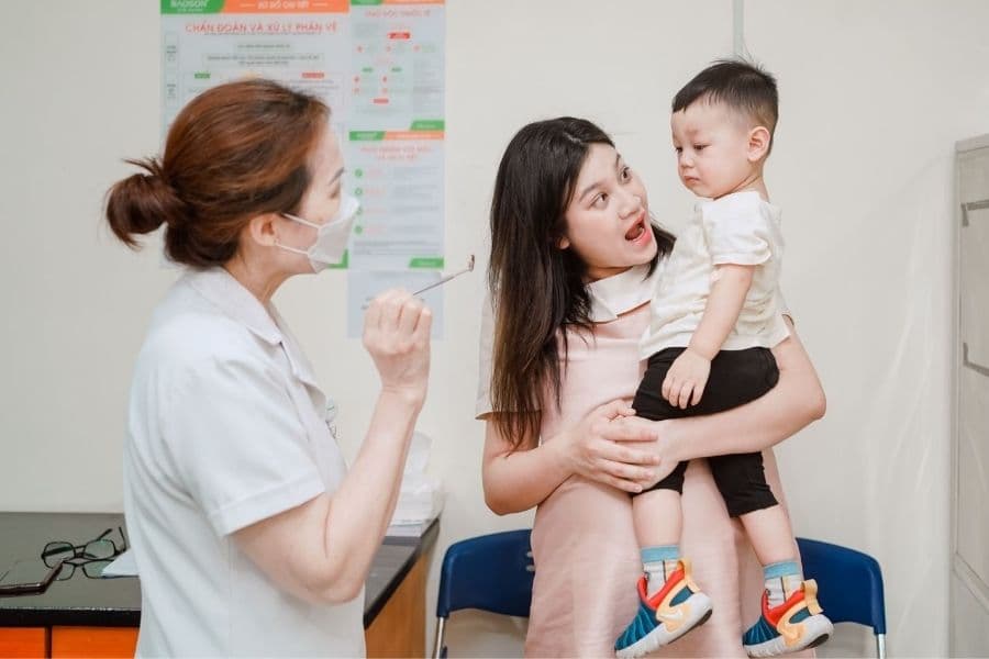 Bệnh viện Đa khoa Bảo Sơn có dịch vụ khám Nhi khoa và Tai Mũi Họng (Ảnh: BaoSon)