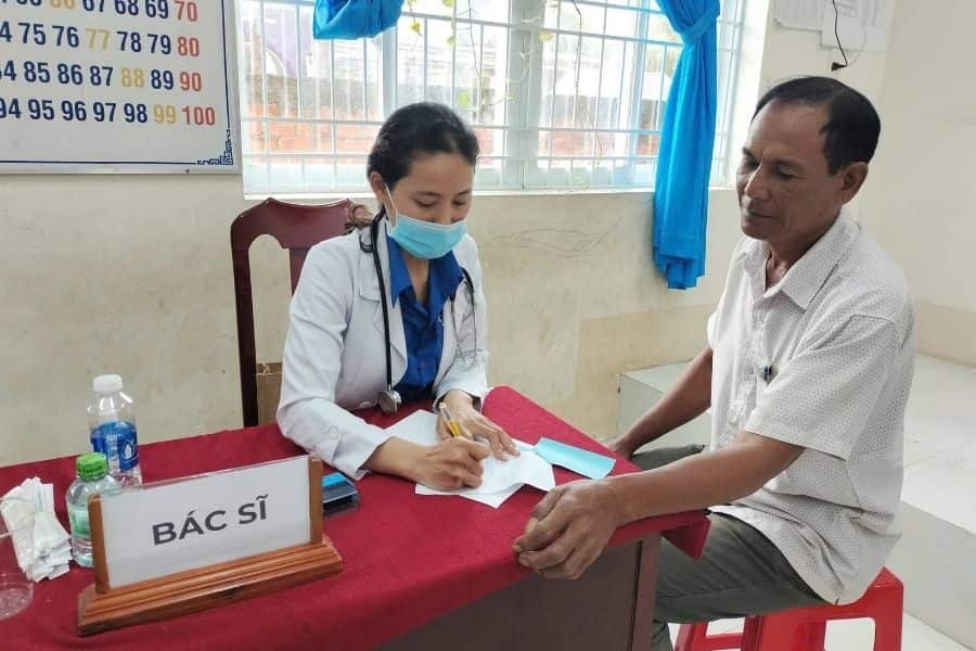 Liên hệ bệnh viện để nắm rõ thông tin về chi phí khám (Ảnh: Bệnh Viện Đa Khoa Khu Vực Tiểu Cần)