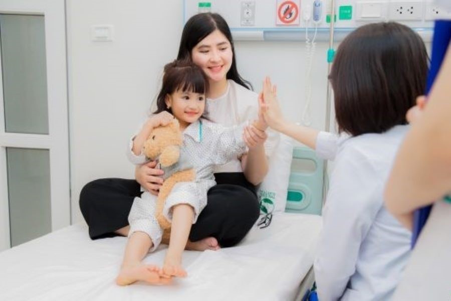 Đặt lịch khám vẹo cổ cho trẻ Hà Nội ở Bệnh viện Thu Cúc.