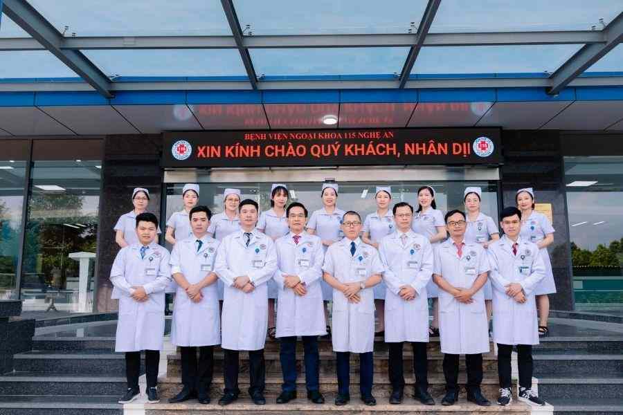 Đội ngũ y bác sĩ Khoa Ngoại tổng hợp tại Bệnh viện 115 Nghệ An (Ảnh: Bệnh viện 115 Nghệ An)