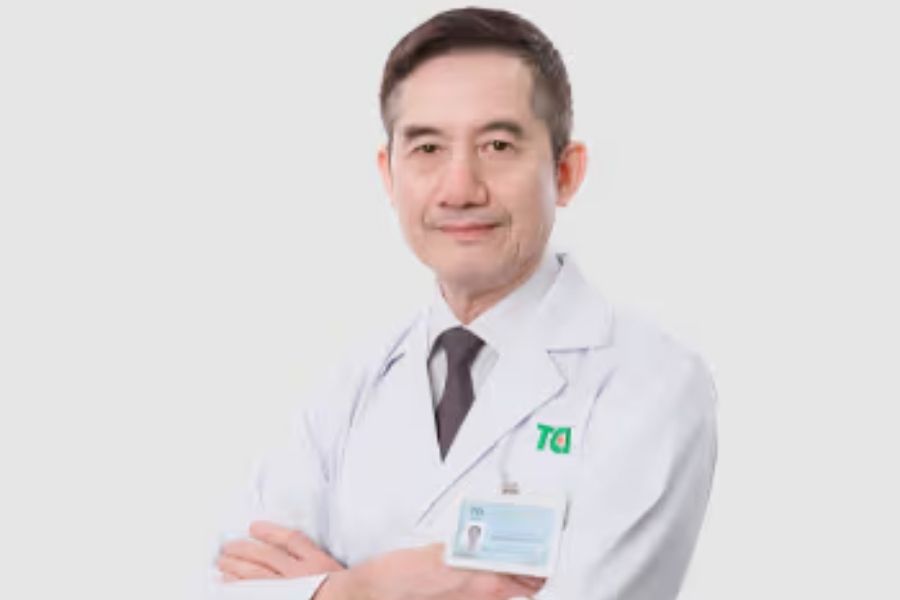 BSCKII Phạm Huy Huyên, chuyên gia Ngoại Tiết niệu và Nam học với hơn 40 năm kinh nghiệm