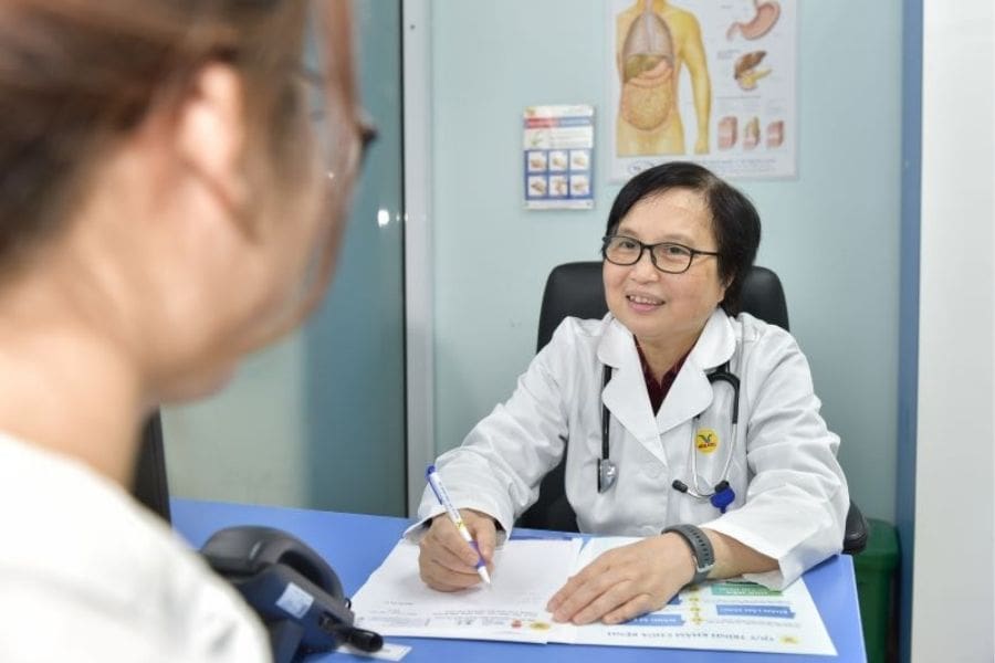 Bác sĩ Nguyễn Thị Vân Hồng - Top bác sĩ điều trị trào ngược dạ dày Hà Nội (Ảnh: Phunuvietnam)