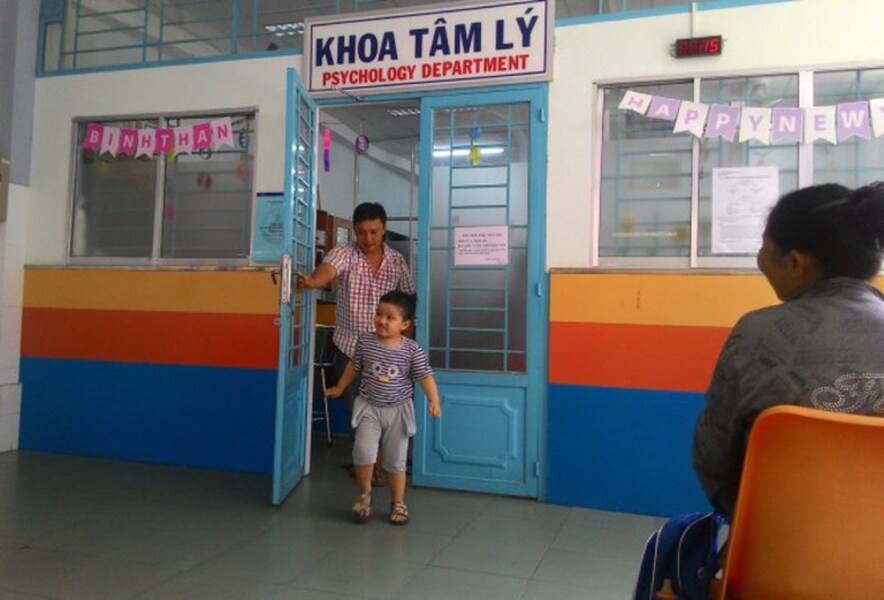 Đánh giá và can thiệp để phát triển khả năng ngôn ngữ của trẻ tại Bệnh viện Nhi Đồng 1. Ảnh: BV Nhi Đồng 1