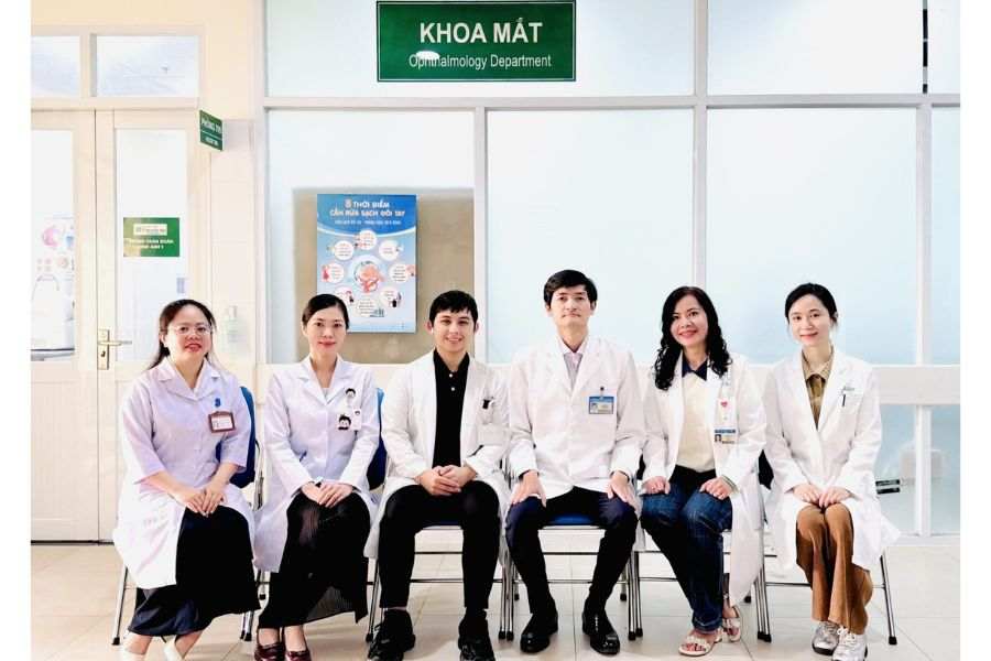 Đội ngũ bác sĩ Khoa Mắt tại Bệnh viện Nguyễn Trãi