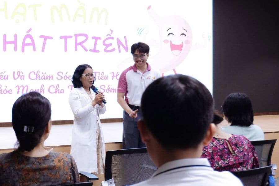 BSCKII Nguyễn Thị Hồng Loan có kinh nghiệm điều trị nhiều bệnh tiêu hóa phức tạp ở trẻ em