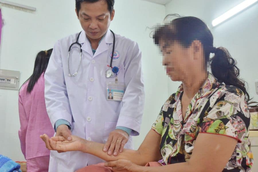 Chi phí khám cơ bản tại Bệnh viện Đa khoa Kiên Giang từ 100.000 - 200.000 đồng (Ảnh: Báo An Giang)
